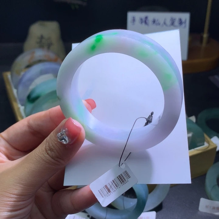 定制翡翠未镶嵌翡翠手镯
