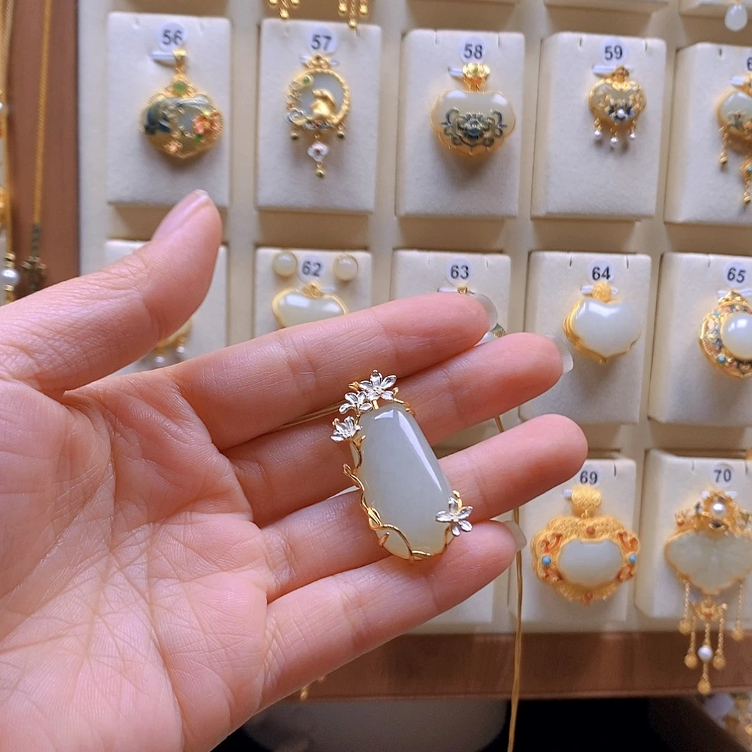 和田玉银S925镶嵌颈饰