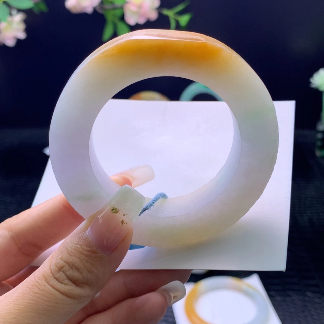 定制翡翠未镶嵌手镯