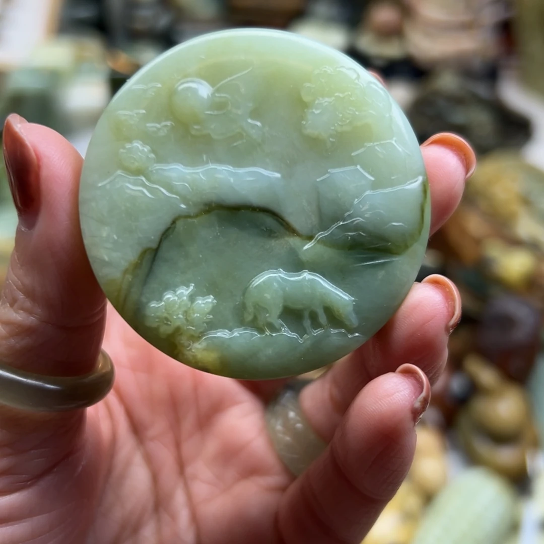 岫玉未镶嵌颈饰花玉兰山水