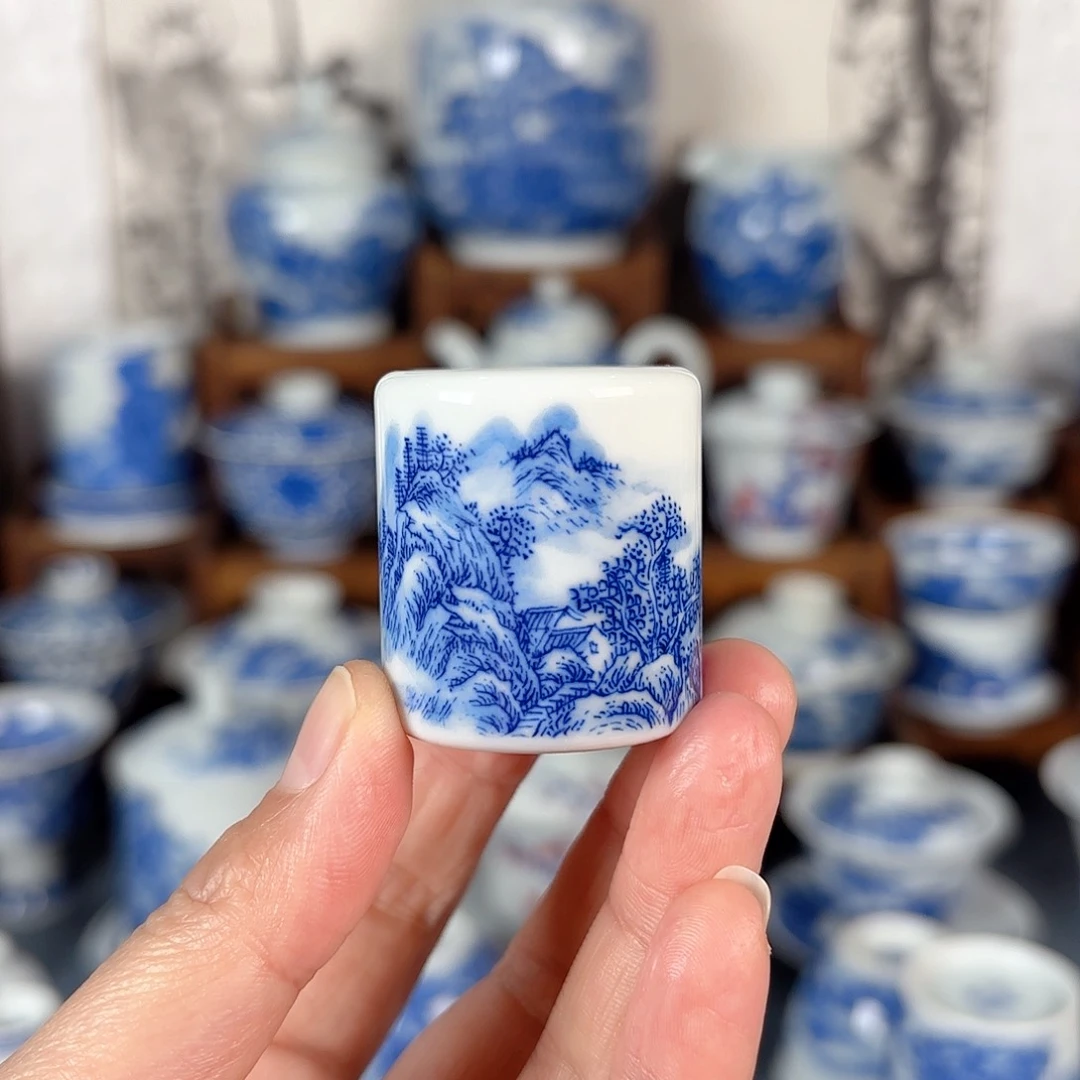 杯青花瓷器手绘作品盖置