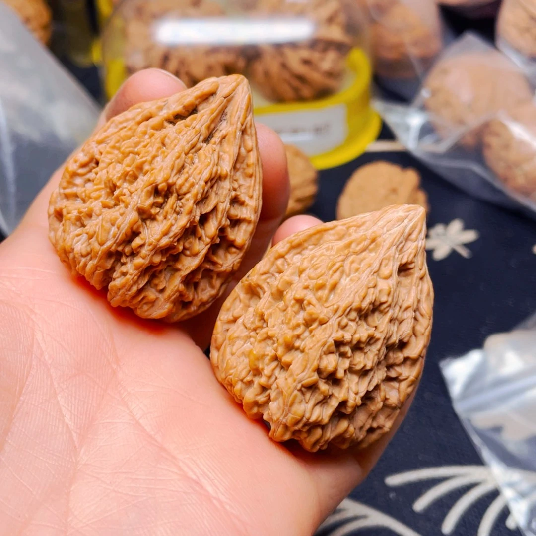 吊坠文玩核桃塔尖一对