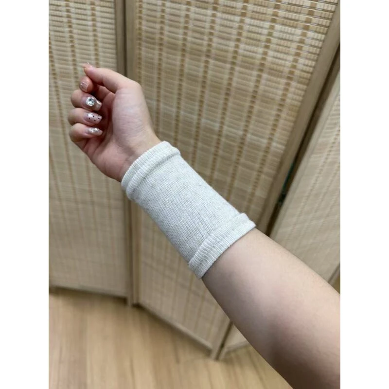 {护腕}罗布护腕舒适不勒人