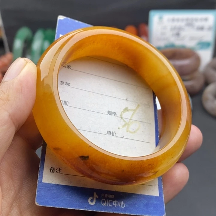 未镶嵌手镯石英质玉