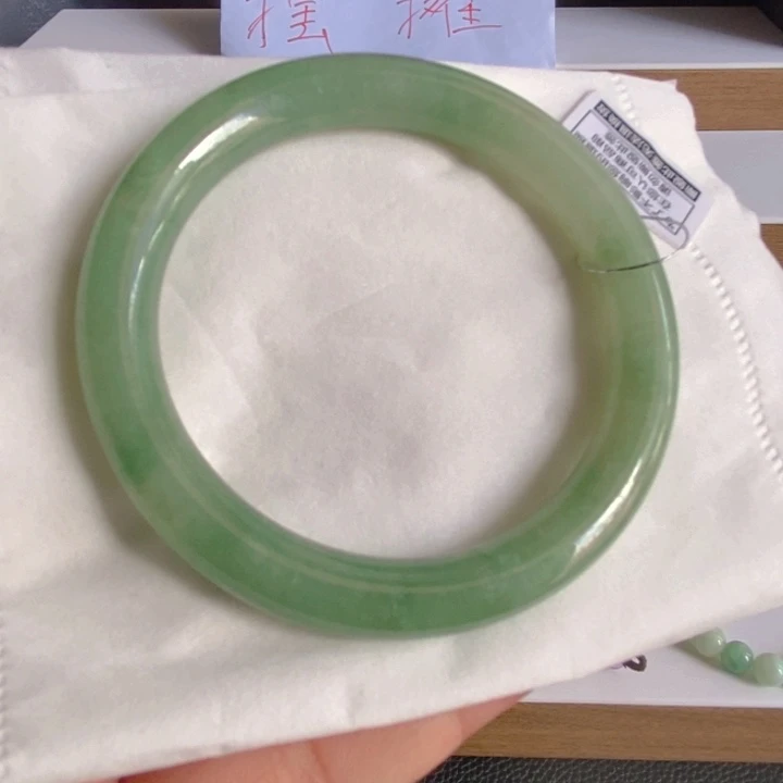 翡翠未镶嵌手镯 11