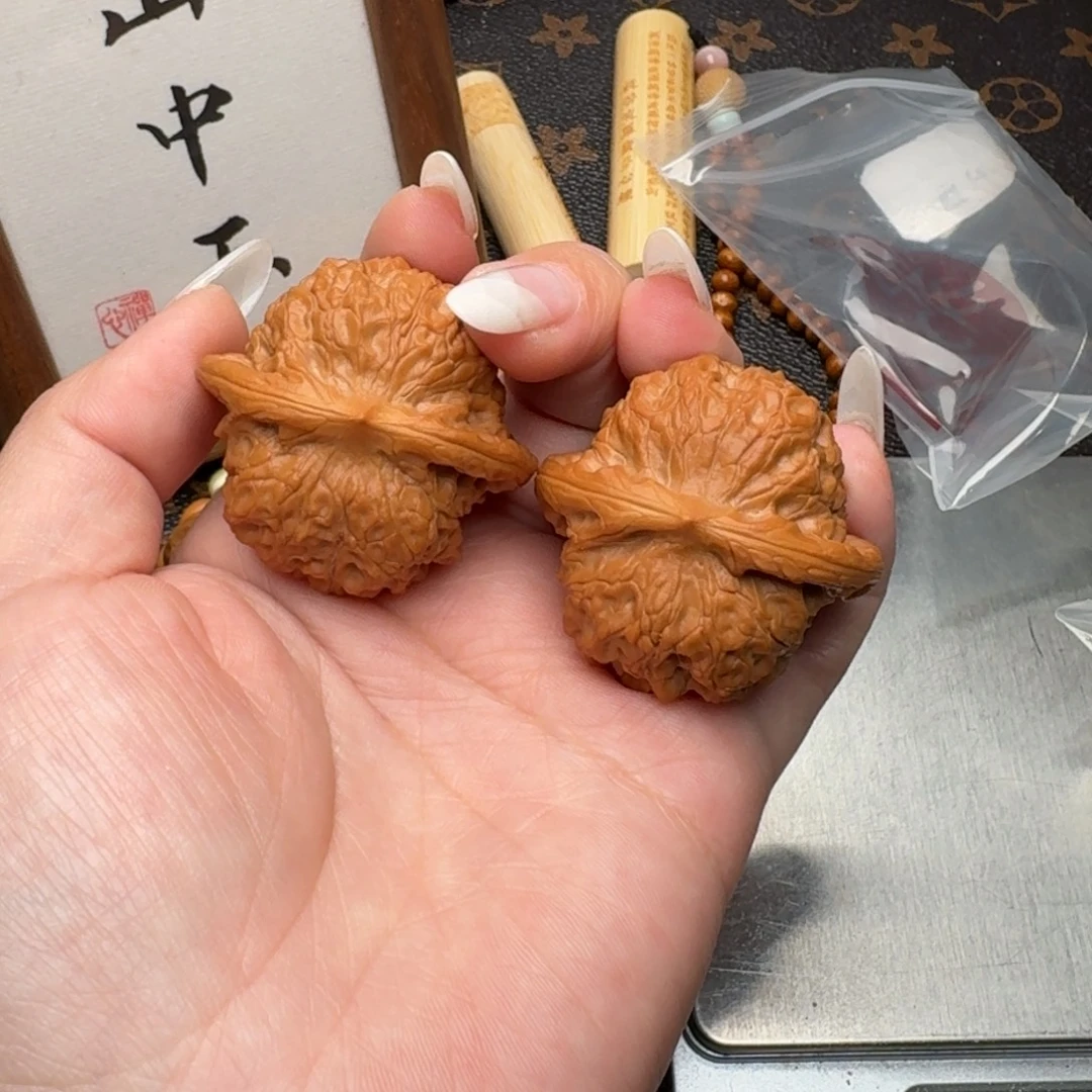 文玩核桃把件41血G246