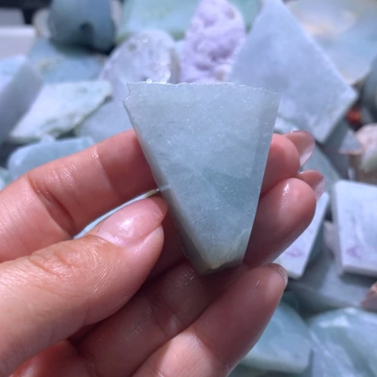 翡翠未镶嵌颈饰翡翠边角料