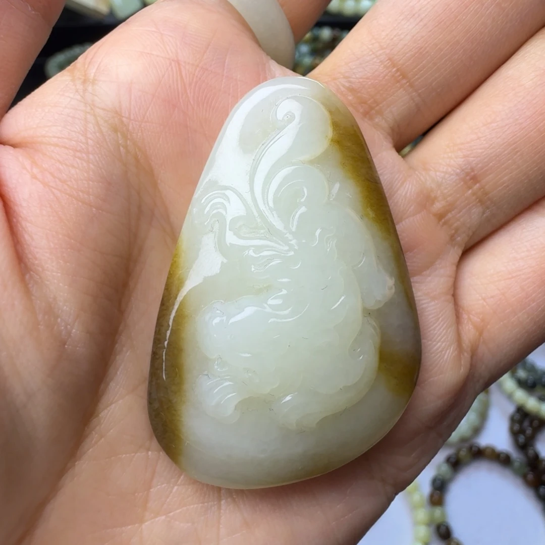 和田玉（糖玉）未镶嵌颈饰