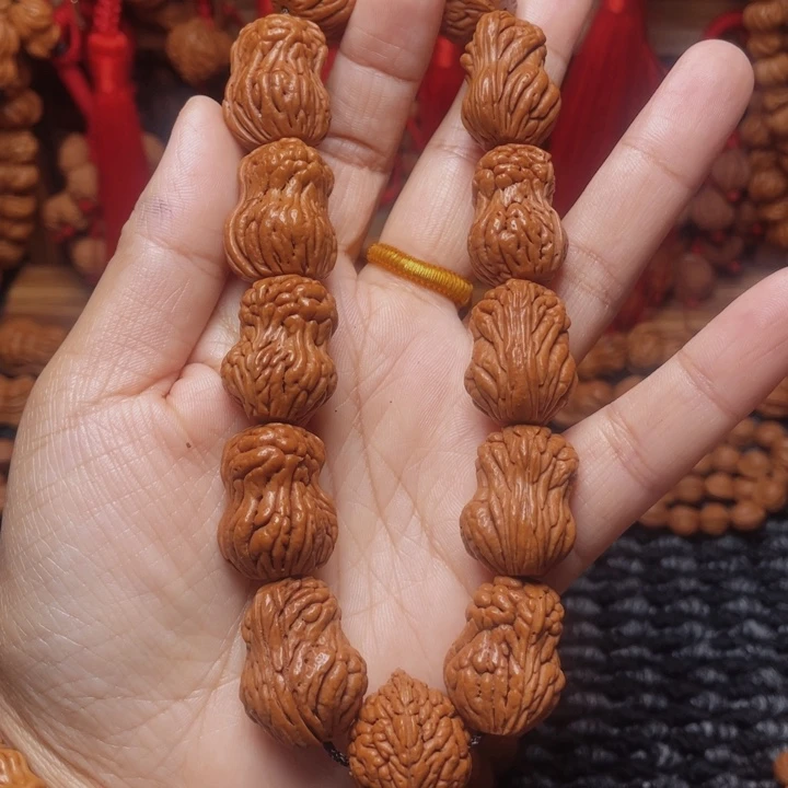 木质类龙纹桃枭挂件