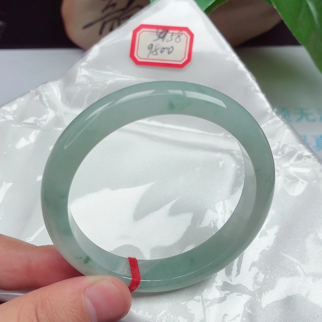 翡翠未镶嵌手镯正圈024