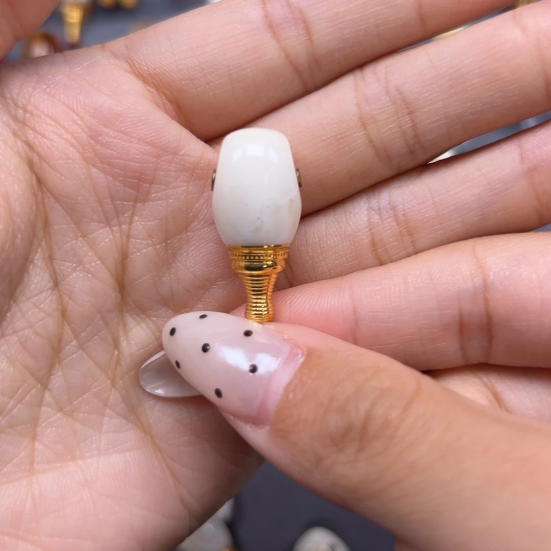 琥珀未镶嵌裸石9.8mm