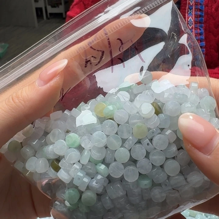 未镶嵌挂件翡翠福利10个，不包邮，拍一单邮费发货