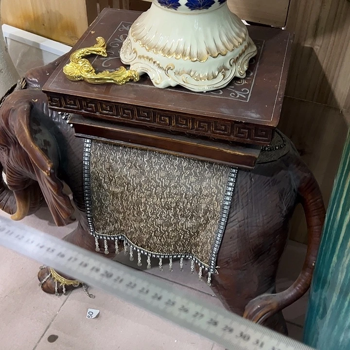 瓷片瑕。。。。。。，，，。。。。。。