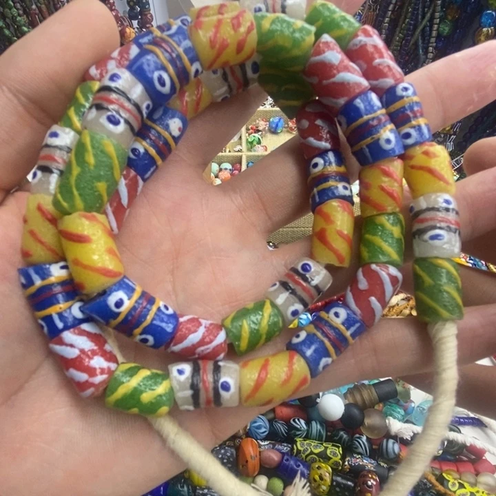 颈饰琉璃非洲管管