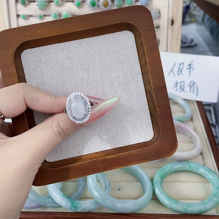 翡翠未镶嵌颈饰天然翡翠Ａ货