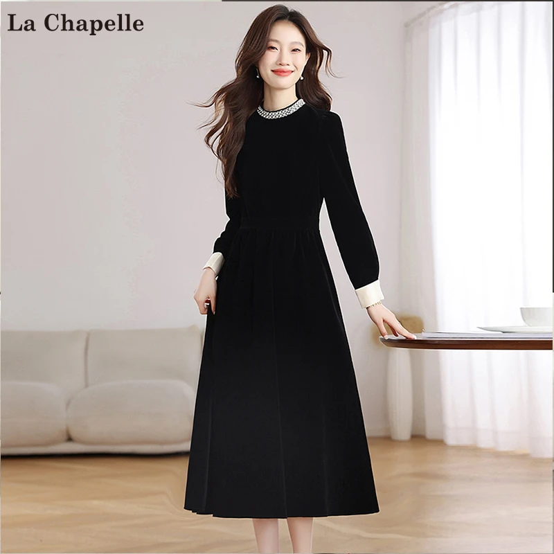 拉夏贝尔赫本风丝绒连衣裙女秋冬新款法式高级感打底显瘦中长裙子