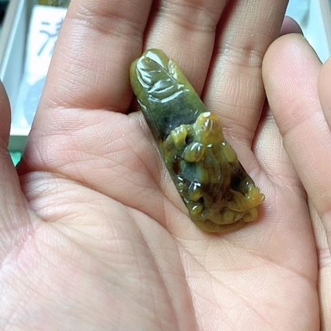 翡翠颈饰未镶嵌天然缅甸翡翠a货