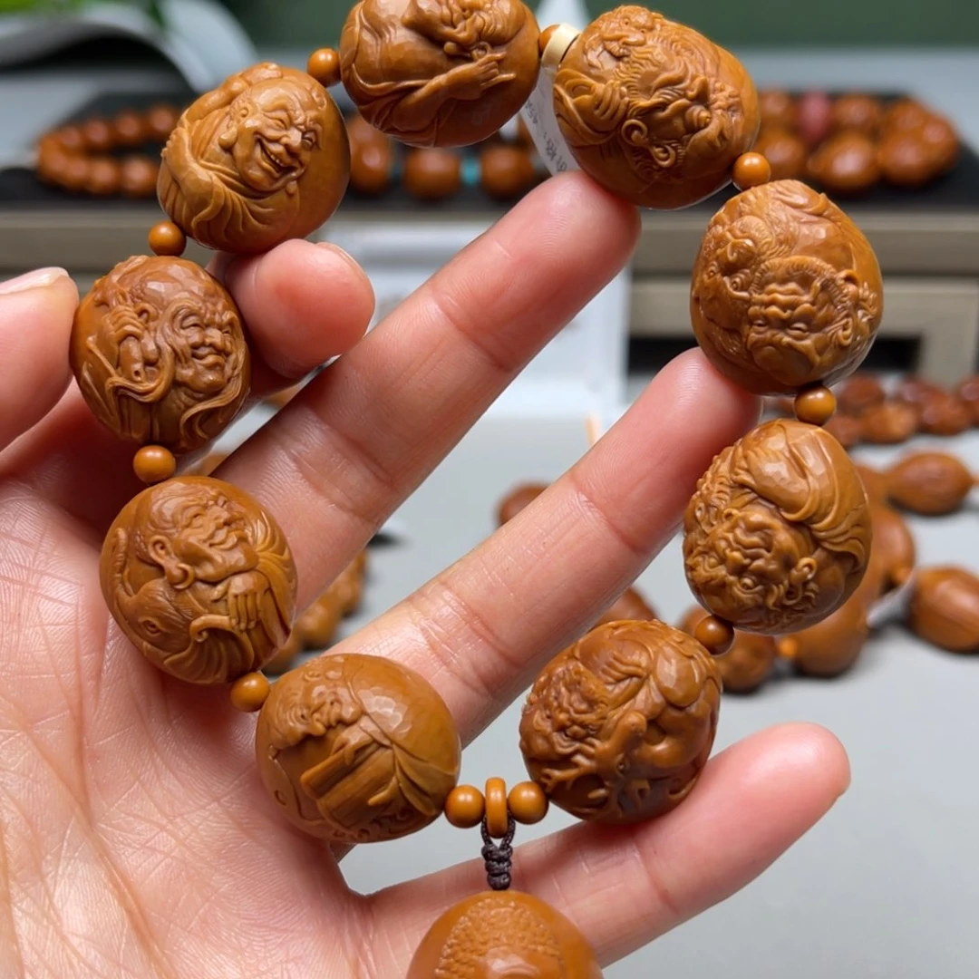 吊坠橄榄核十八罗汉