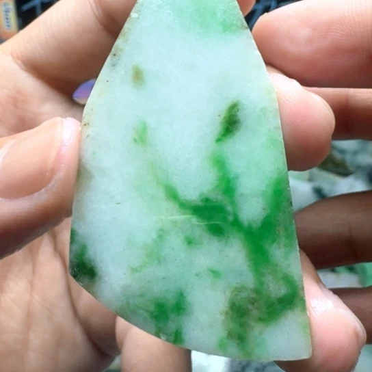 翡翠未镶嵌颈饰58565