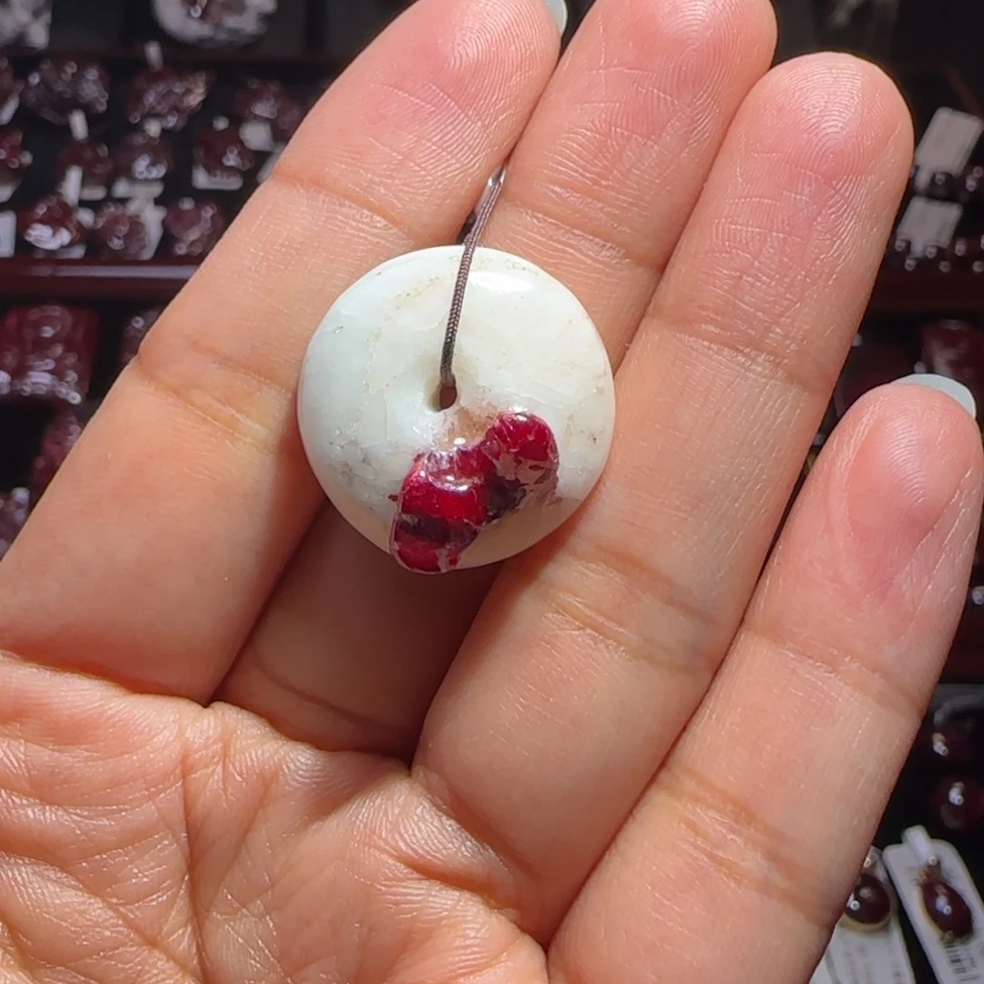 天然辰砂天然朱砂大晶砂吊坠