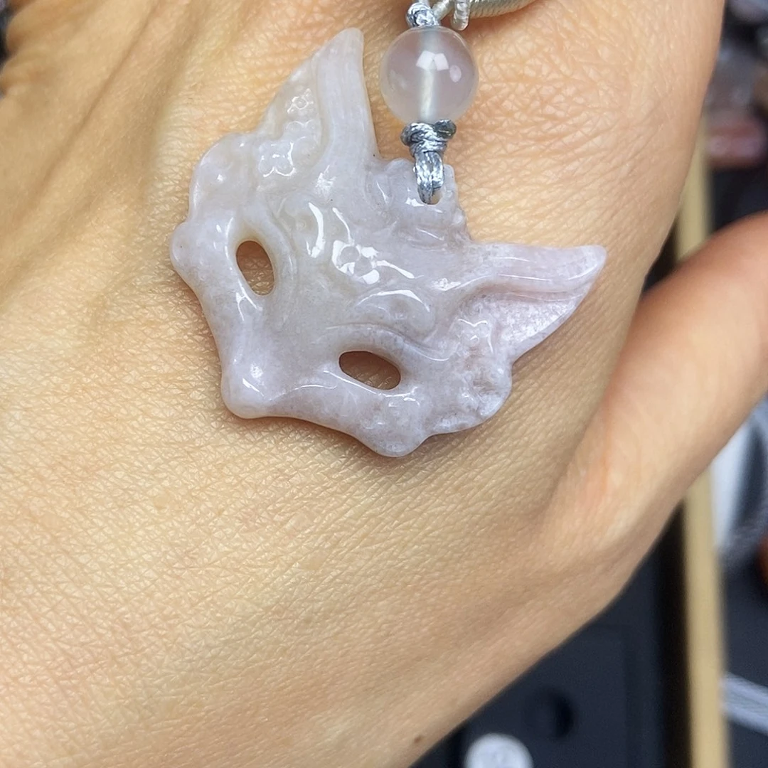 石英质玉颈饰未镶嵌从*