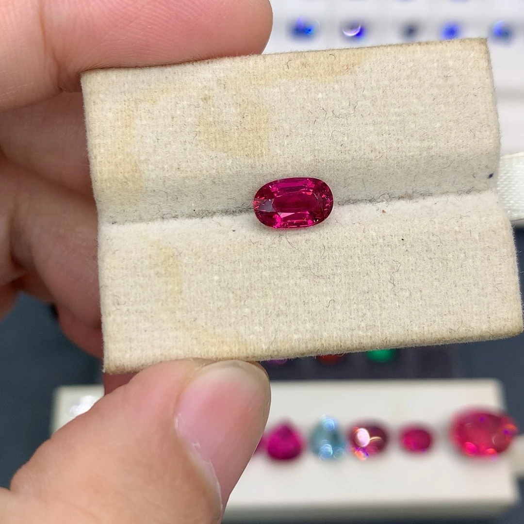 碧玺裸石未镶嵌1.27克拉卢比来