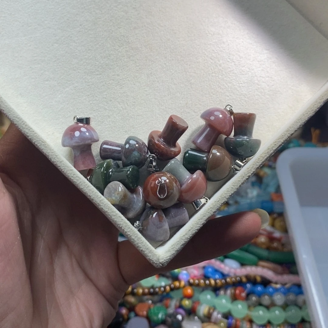 未镶嵌，3个印度玛瑙蘑菇吊坠15×18mm，石英质玉
