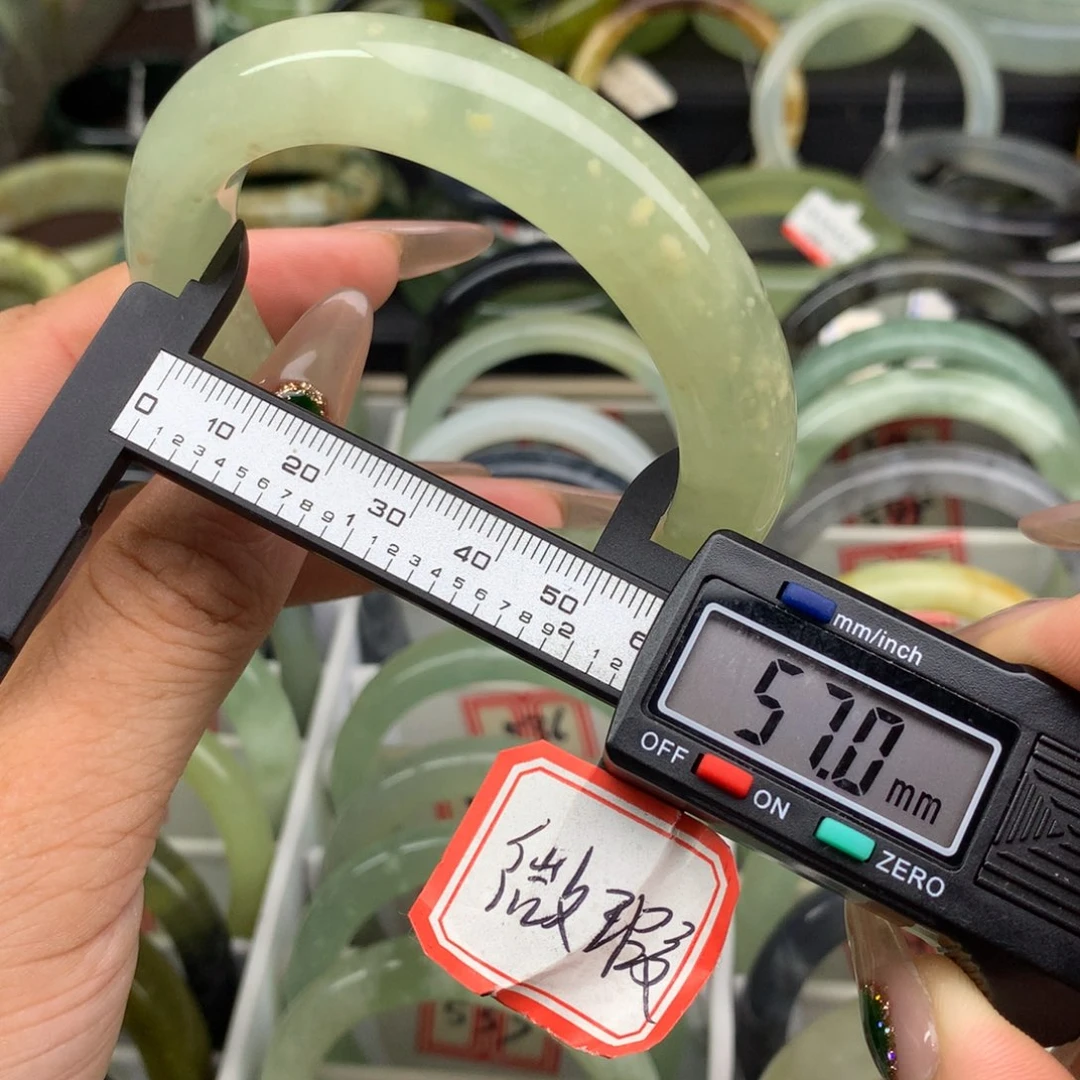 蛇纹石玉未镶嵌手镯536