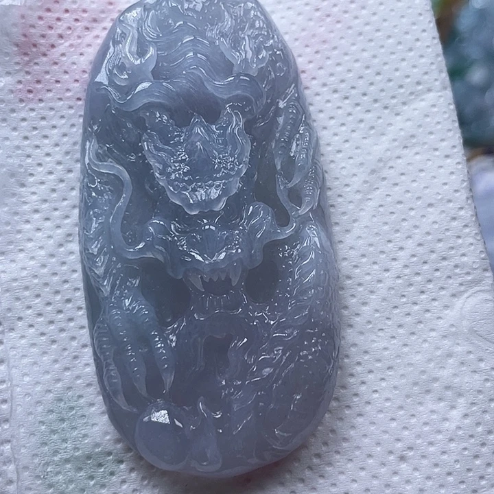 展***来翡翠未镶嵌颈饰天然