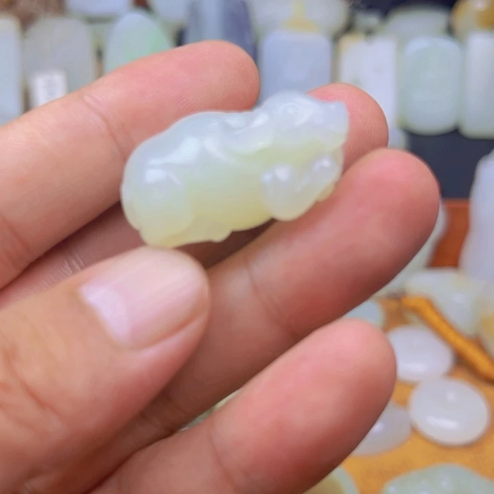 镜***瑕和田玉未镶嵌颈饰