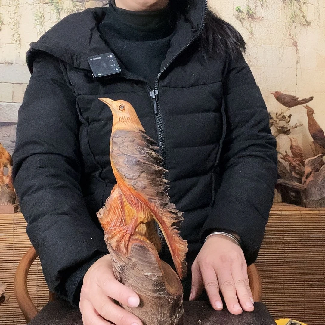 松木从****过琥珀木随行巧雕