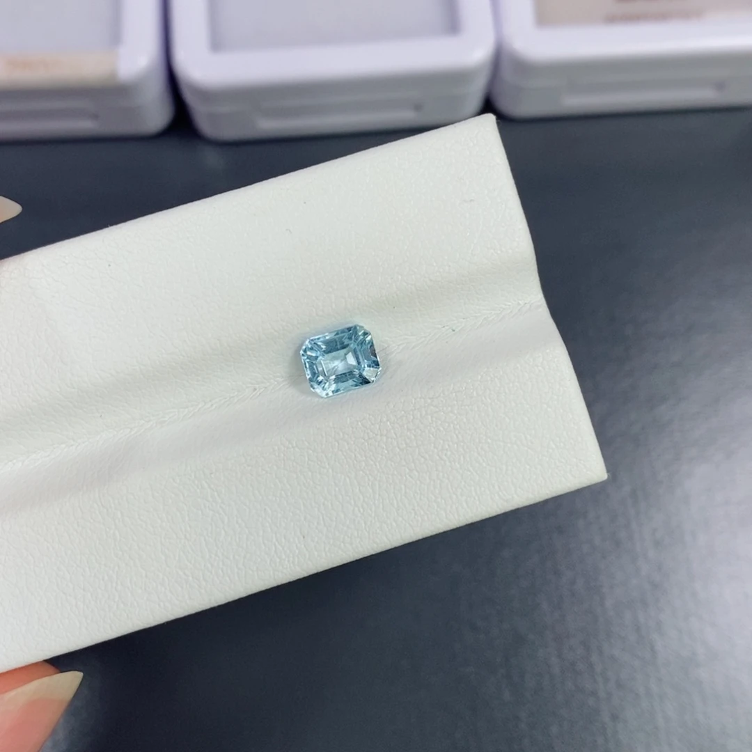裸石海蓝宝石0.76克拉