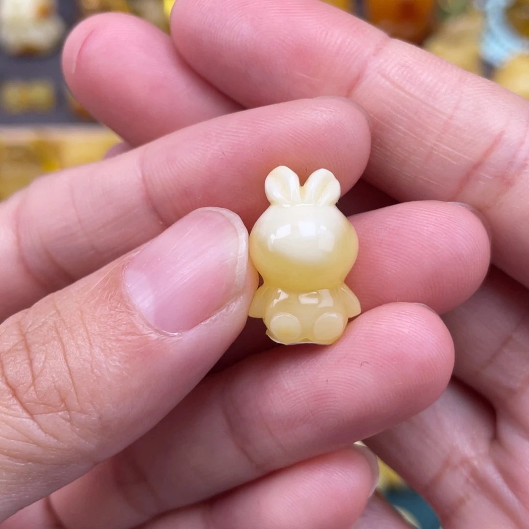 裸石琥珀未镶嵌蜜蜡
