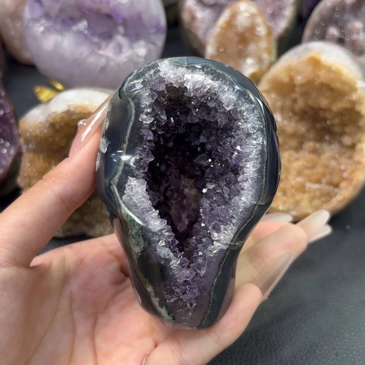 大型摆件（非配饰）紫晶未镶嵌奇石