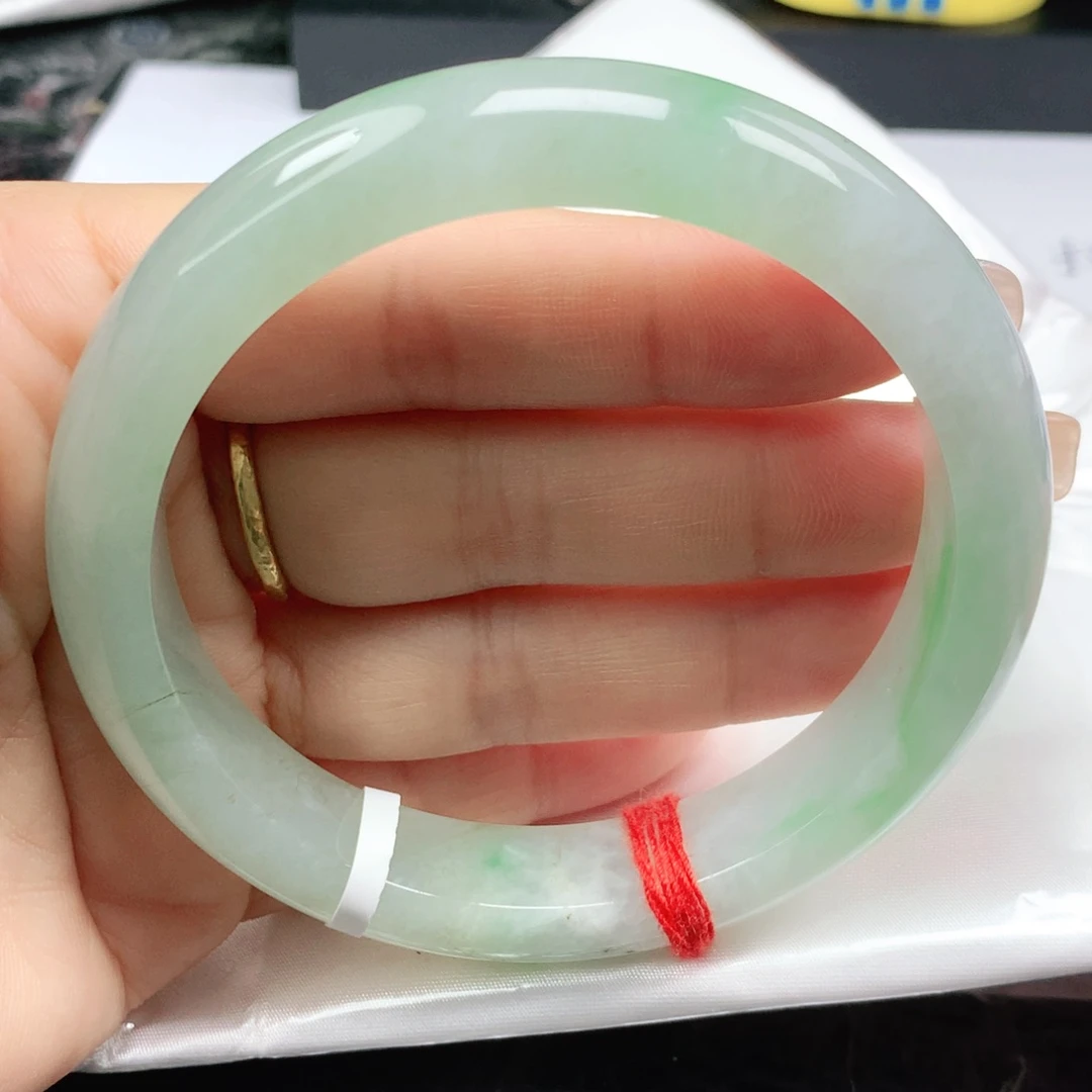 翡翠未镶嵌手镯正