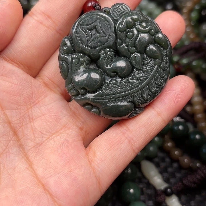 和田玉未镶嵌颈饰