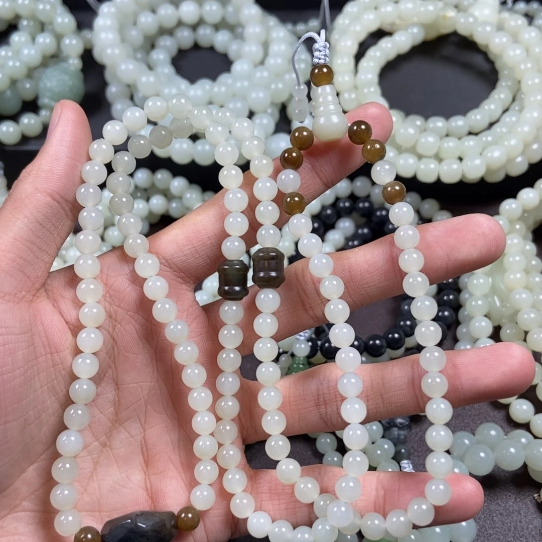 和田玉未镶嵌把件