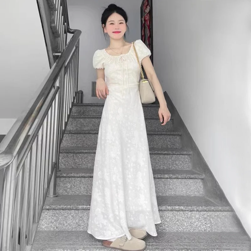 法式初恋白色连衣裙子女夏季新款高级感收腰气质钓系约会长裙