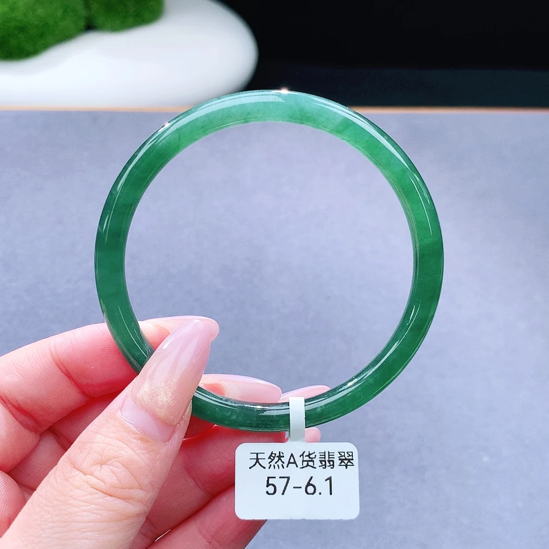 未镶嵌手镯（圆镯）翡翠