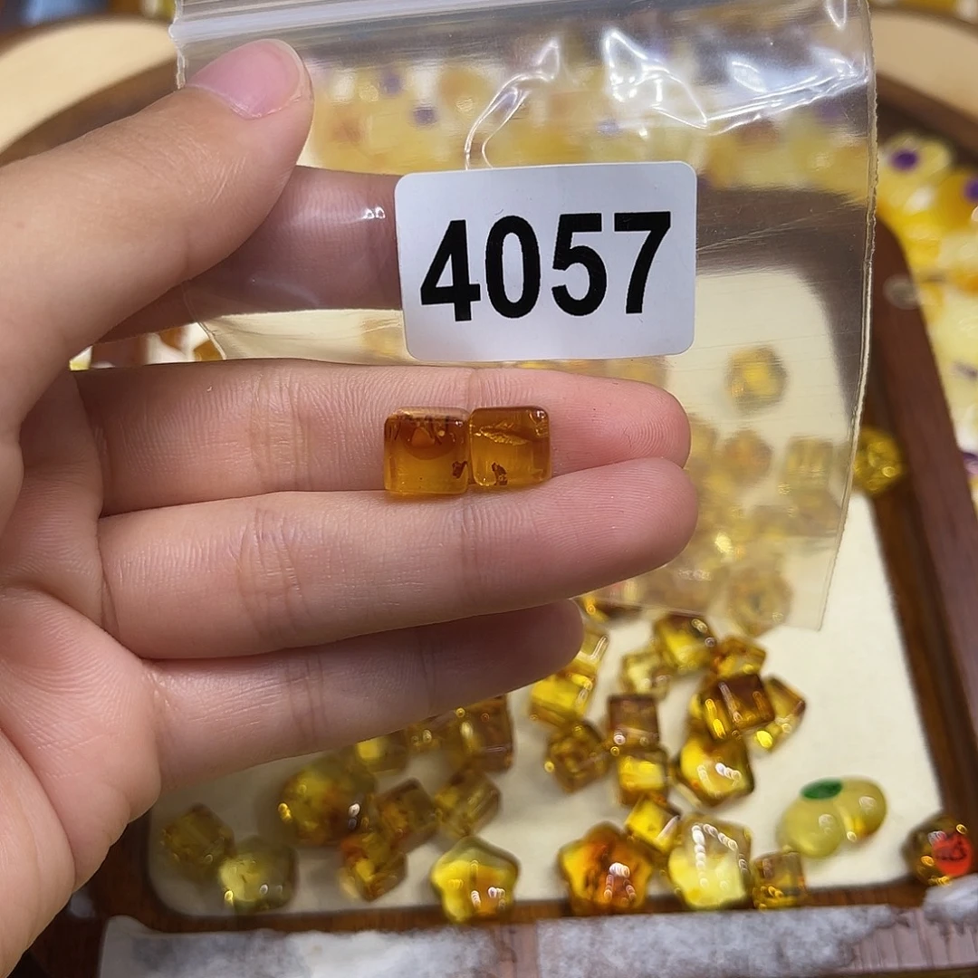 ****阿琥珀未镶嵌珠宝奇石