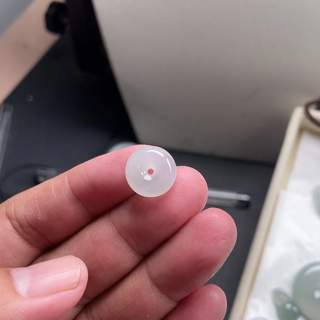 翡翠未镶嵌颈饰9999999996