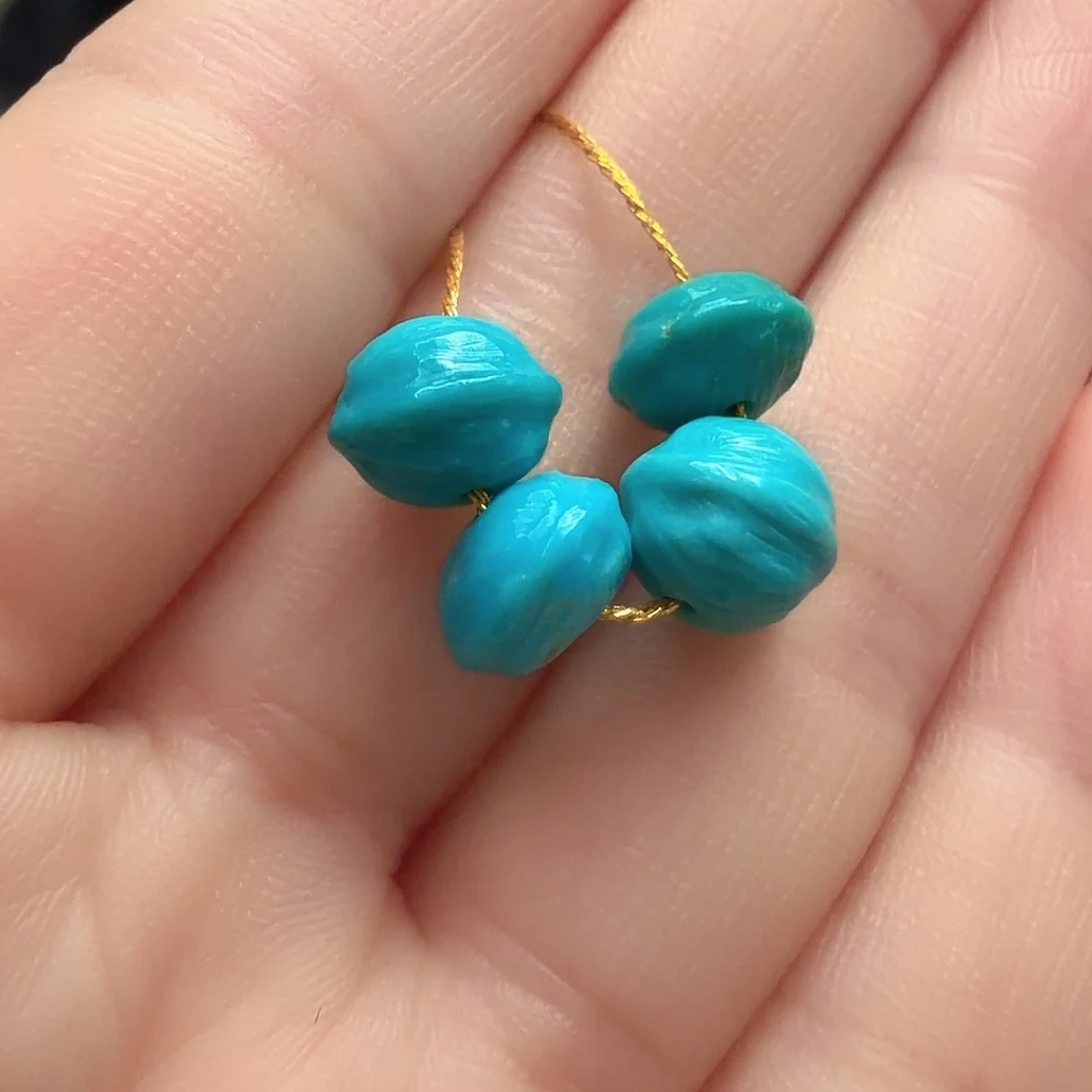 绿松石未镶嵌颈饰