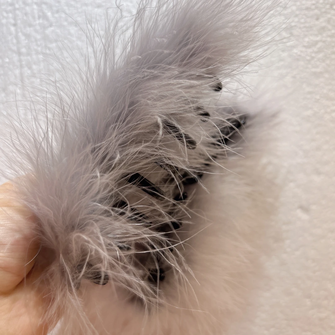 8449 哥哥镶嵌字母边扣夹款