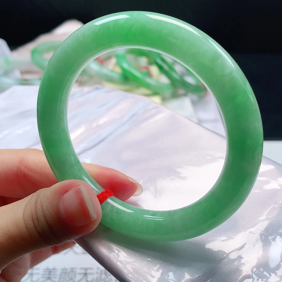 翡翠未镶嵌手镯1536