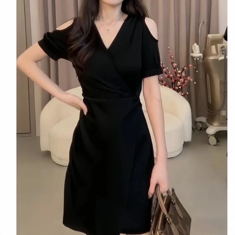 法式夏季时尚风露肩开叉V领温柔中长款收腰连衣裙气质泡泡袖礼服