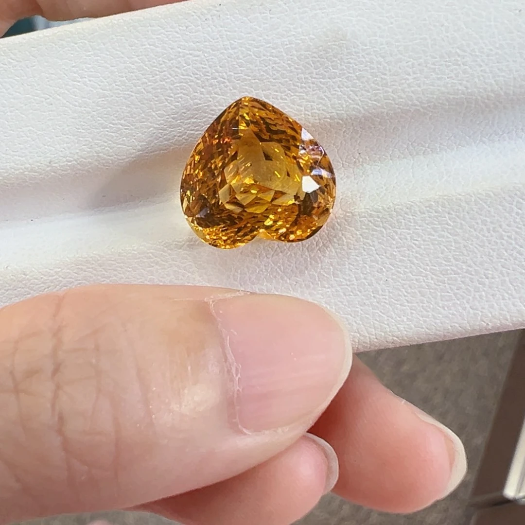 裸石未镶嵌黄晶7.67ct心形