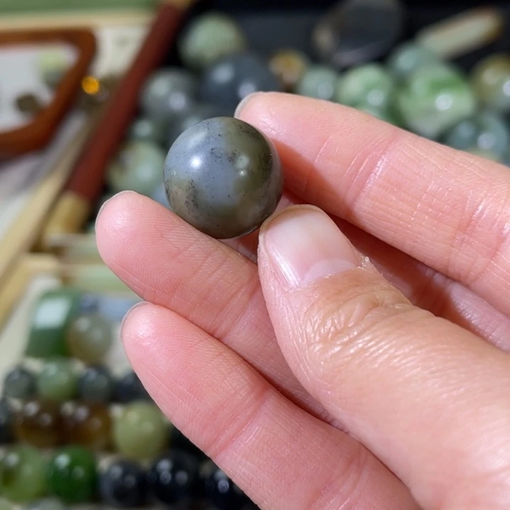 和田玉（糖玉）未镶嵌珠宝半成品18