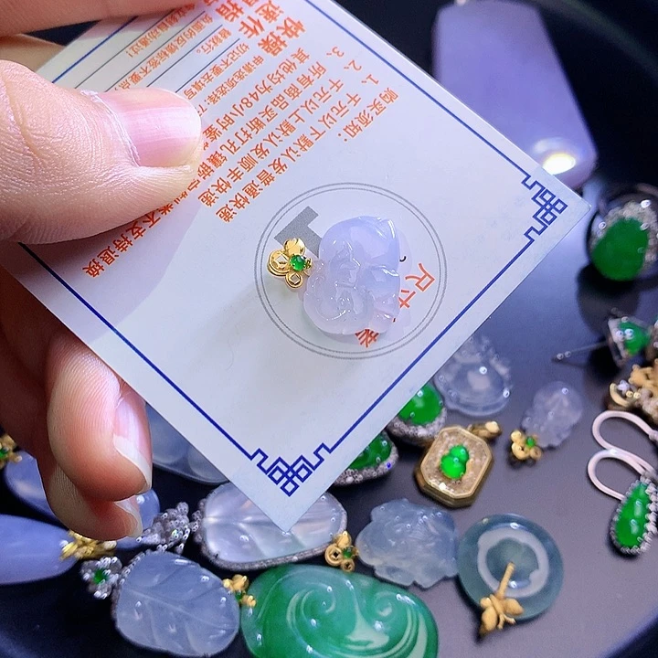 翡翠挂件18K金镶嵌）itdjfxju