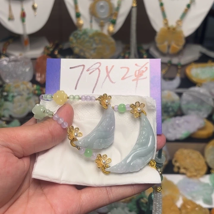 翡翠颈饰未镶嵌?**?吊坠
