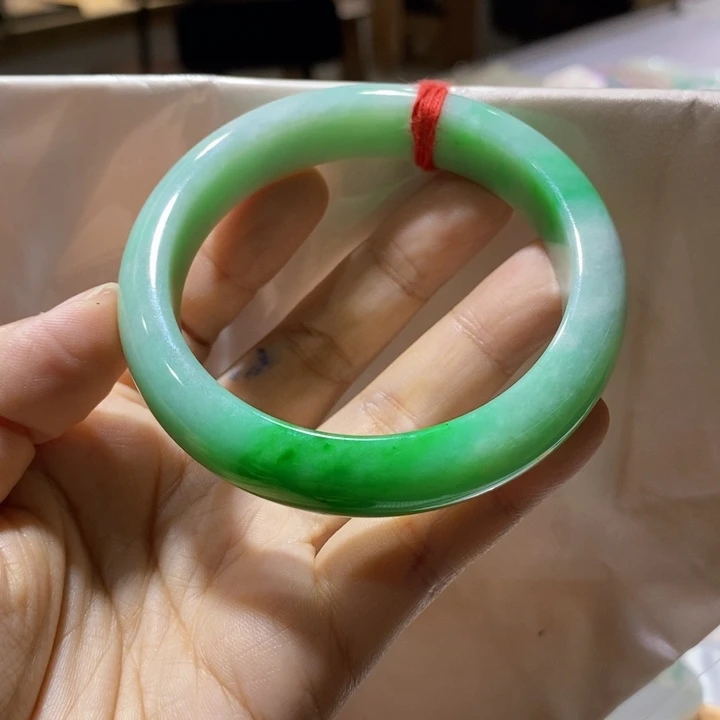 翡翠未镶嵌手镯56